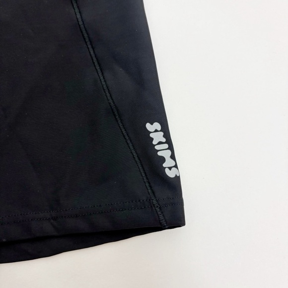 SKIMS Performance High Waisted Bike Shorts in Onyx Size S - Picture 4 of 11